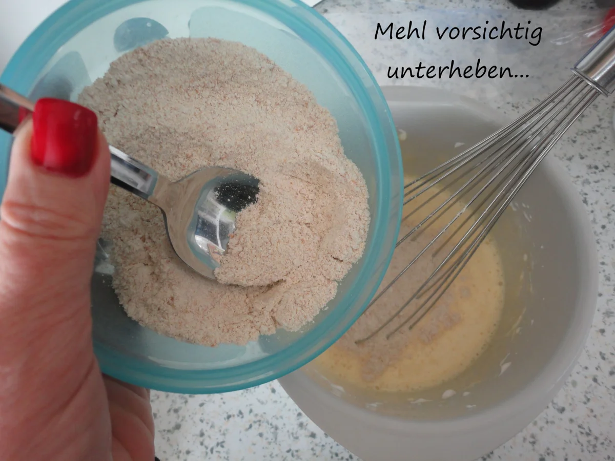 Kardinal Schnitte mit Kaffeecremefüllung - Rezept - Bild Nr. 4950