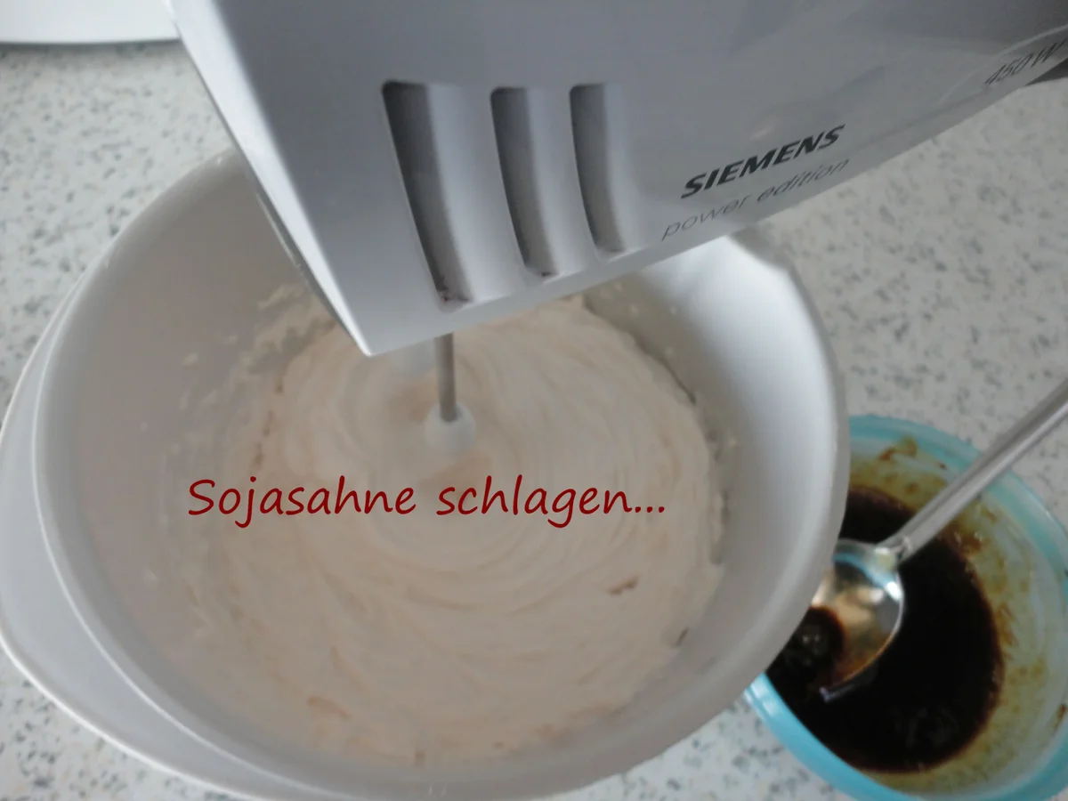 Kardinal Schnitte mit Kaffeecremefüllung - Rezept - Bild Nr. 4960