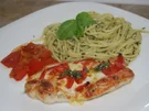 Gratinierte Putenschnitzel-Caprese mit Pesto-Spaghetti und warmen Tomatensalat - Rezept - Bild Nr. 4951