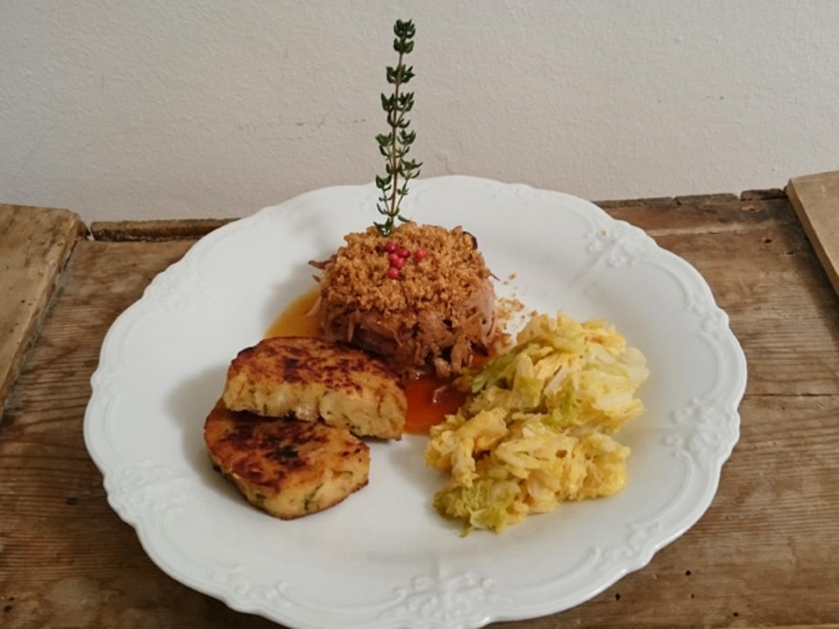 Bilder für Pulled Pork fränkisch (Sous-vide) mit Semmel-Knödeln - Rezept