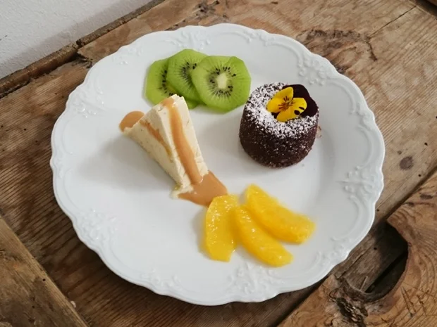 Zitronenterrine mit kleinem Schokokuchen und Dulce-de-leche-Soße - Rezept - Bild Nr. 4951