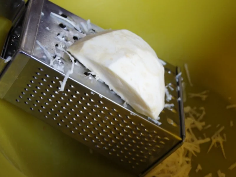 Rezept: Sellerie-Rösti mit Dipp Bild Nr. 4959 Sellerie-Rösti mit Dipp - Rezept - Bild Nr. 4959