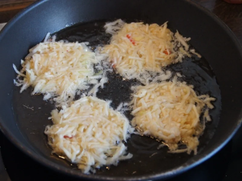 Rezept: Sellerie-Rösti mit Dipp Bild Nr. 4962 Sellerie-Rösti mit Dipp - Rezept - Bild Nr. 4962