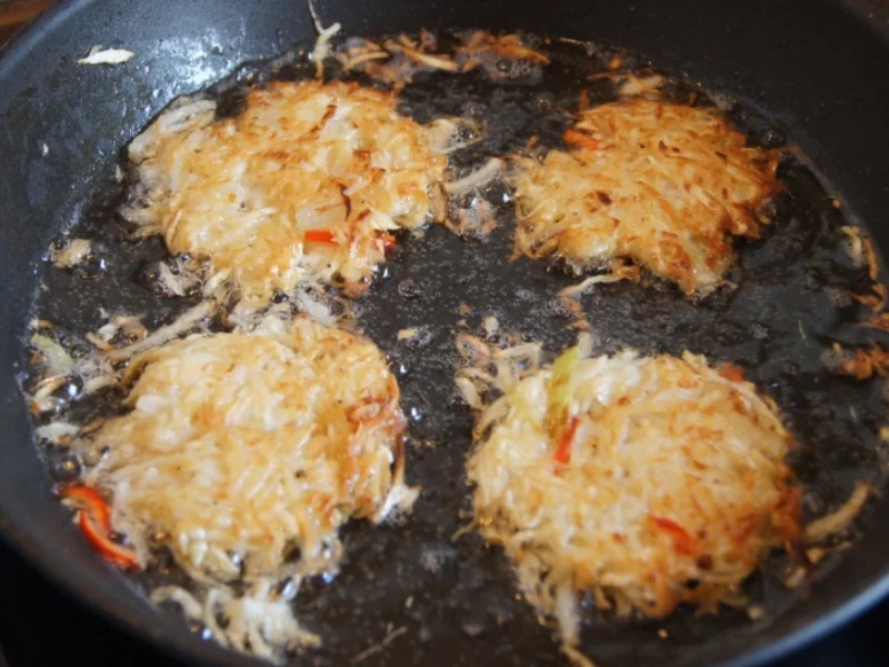 Rezept: Sellerie-Rösti mit Dipp Bild Nr. 4963 Sellerie-Rösti mit Dipp - Rezept - Bild Nr. 4963