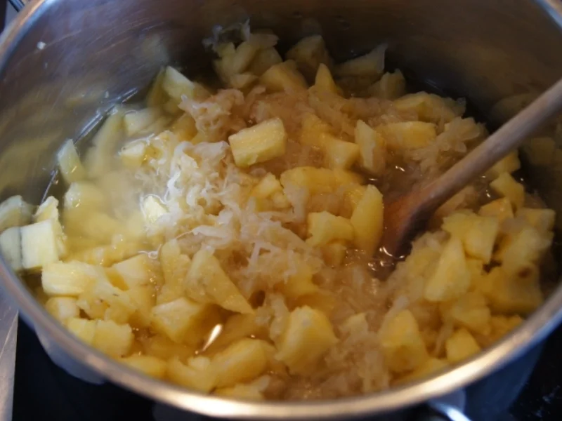 Ananas-Sauerkraut mit Nürnberger Rostbratwürsten und Süßkartoffelstampf - Rezept - Bild Nr. 4960