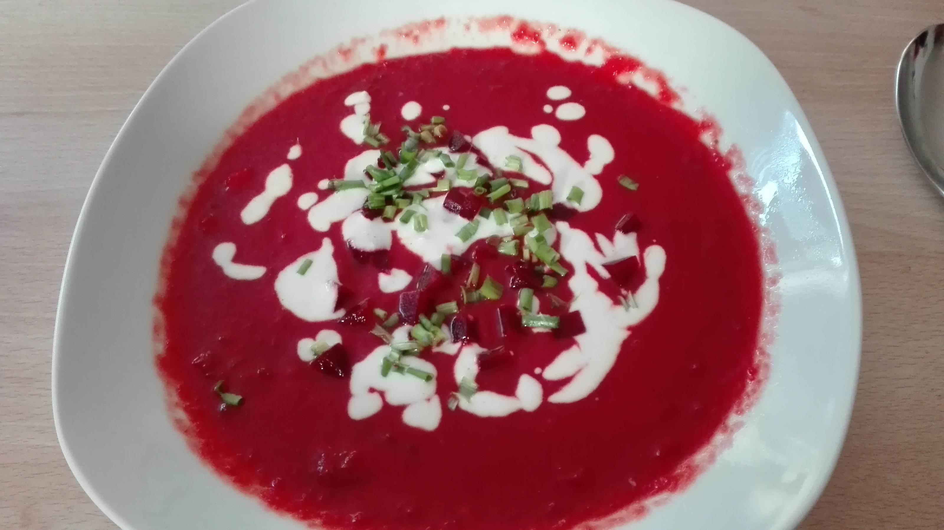 Bilder für Rote Bete-Pastinaken-Suppe mit Meerrettich - Rezept