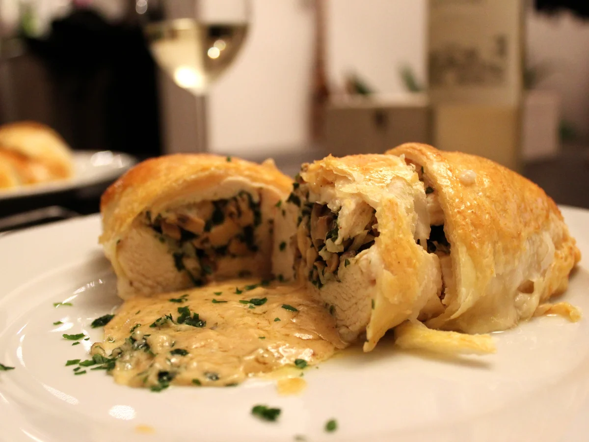 Hühnerroulade im Blätterteig - Rezept - Bild Nr. 5027