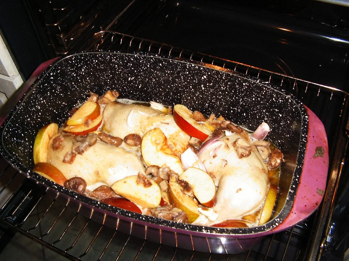 Hähnchenkeulen in Maronen-Apfel-Soße - Rezept - Bild Nr. 5048