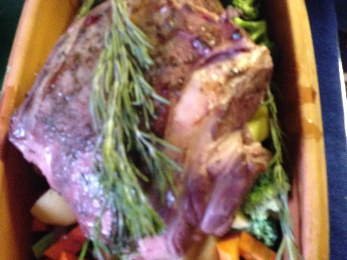 Rezept: Lammkeule mit Gemüsebeilage aus dem Römi Bild Nr. 5040 Lammkeule mit Gemüsebeilage aus dem Römi - Rezept - Bild Nr. 5040