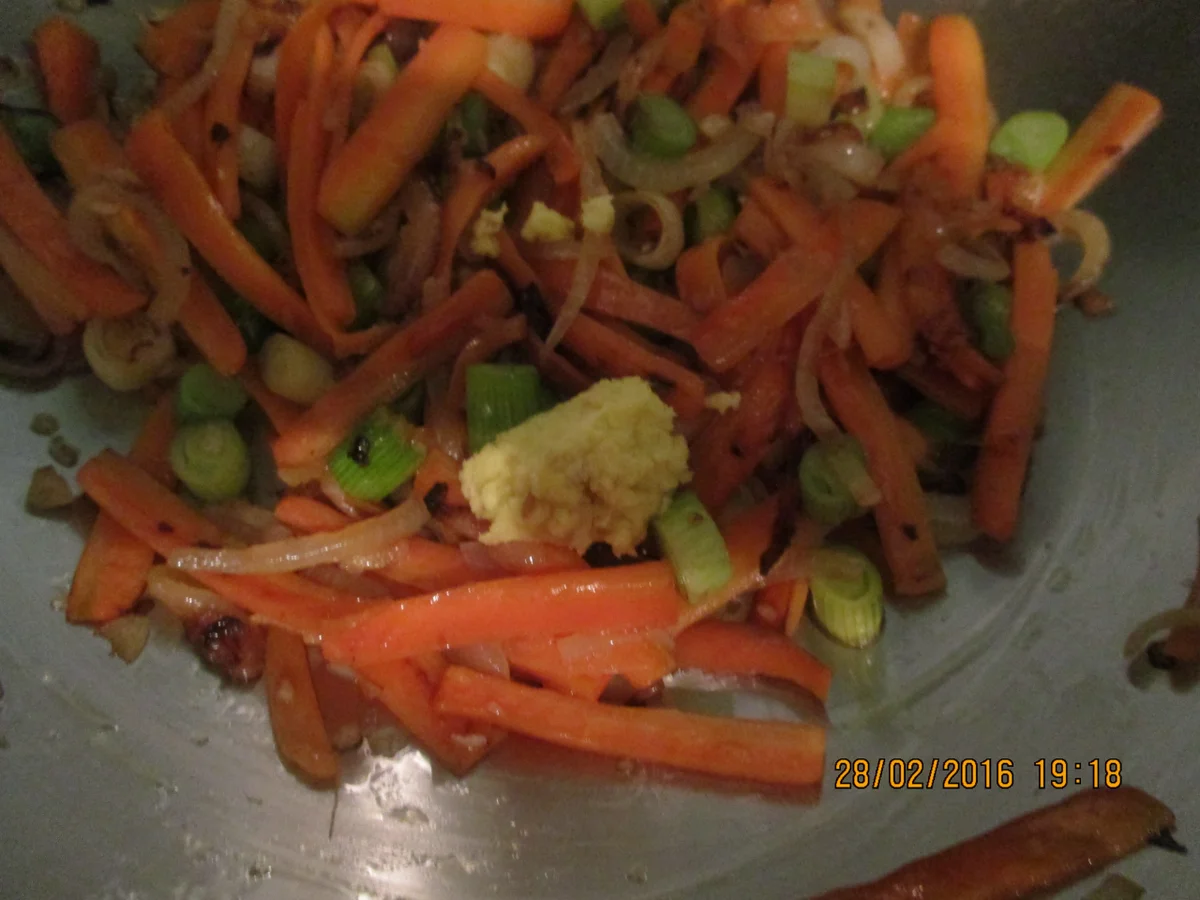 Rezept: Gebratenes Hähnchen mit Ingwer Bild Nr. 5053 Gebratenes Hähnchen mit Ingwer - Rezept - Bild Nr. 5053