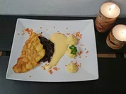Zander mit Kartoffelhaube, Balsamicolinsen und Weinschaum - Rezept - Bild Nr. 5049