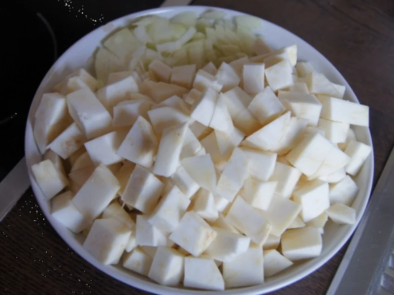 Rezept: Selleriecremesuppe Bild Nr. 5064 Selleriecremesuppe - Rezept - Bild Nr. 5064