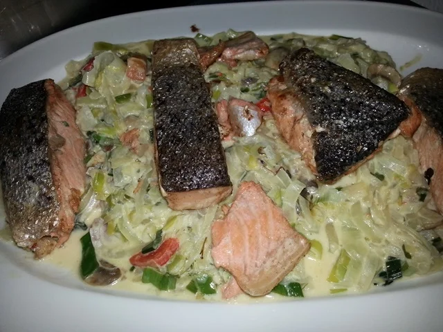 Rezept: Lauwarmer Lachs auf Cremegemüse à la Biggi Bild Nr. 5237 Lauwarmer Lachs auf Cremegemüse à la Biggi - Rezept - Bild Nr. 5237