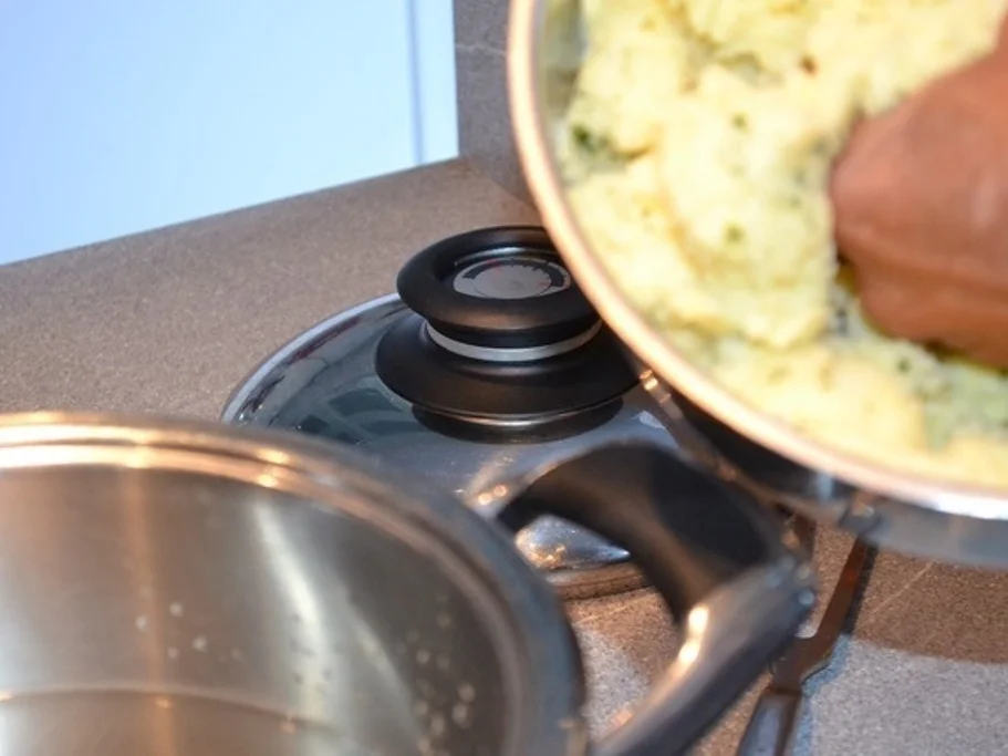 Puten Unterschenkel mit Rotkohl und Knödeln à la Biggi - Rezept - Bild Nr. 5247