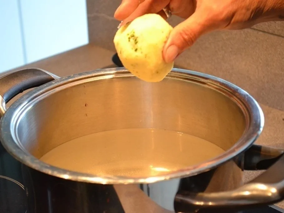 Puten Unterschenkel mit Rotkohl und Knödeln à la Biggi - Rezept - Bild Nr. 5249