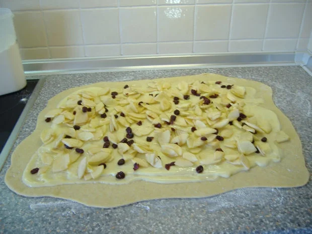 Rezept: Hefe-Apfel-Schnecke Bild Nr. 7 Hefe-Apfel-Schnecke - Rezept - Bild Nr. 7