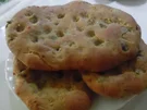 Focaccia mit Kräutern und Oliven - Rezept