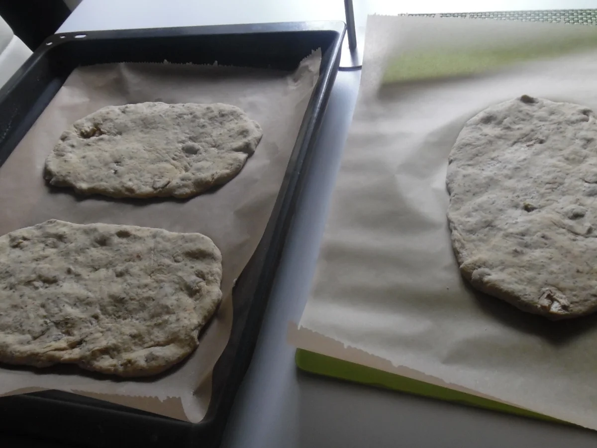 Focaccia mit Kräutern und Oliven - Rezept - Bild Nr. 4