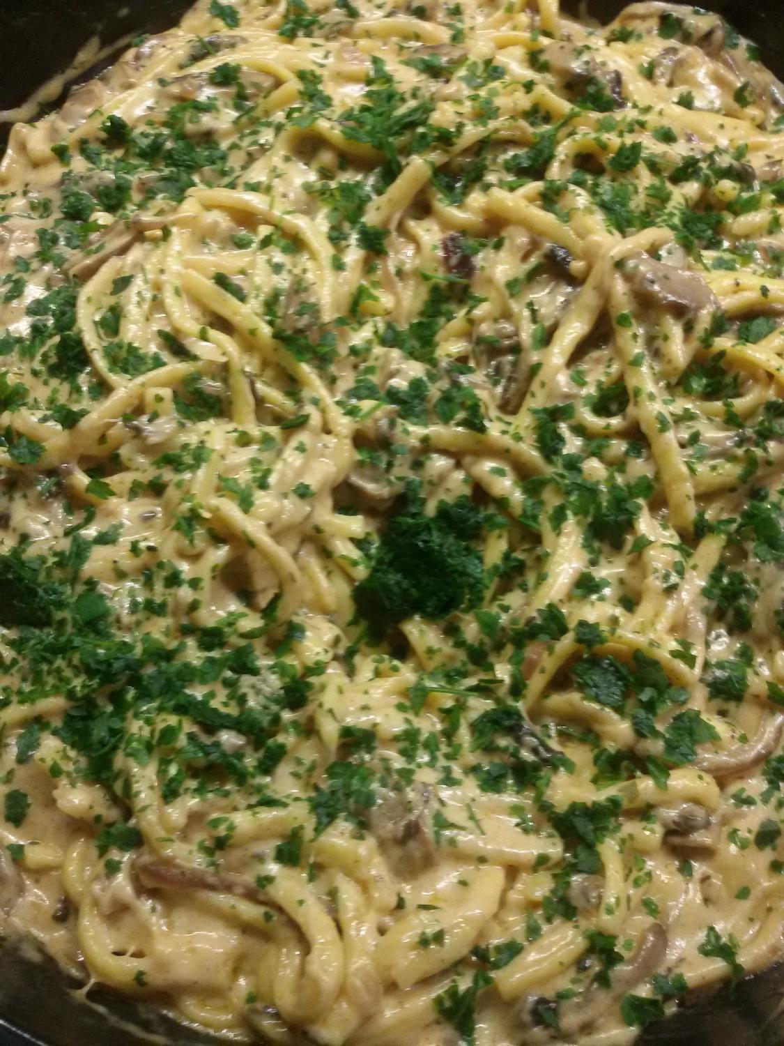 Spätzle mit Champignons &amp; Käse - Rezept - kochbar.de