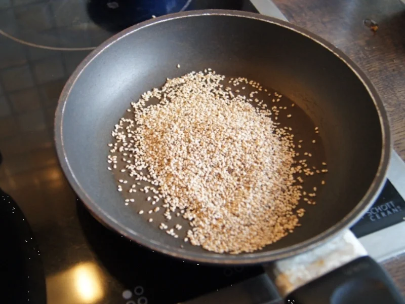 Rezept: Chinakohlwok mit Sesam und Reis Bild Nr. 3 Chinakohlwok mit Sesam und Reis - Rezept - Bild Nr. 3