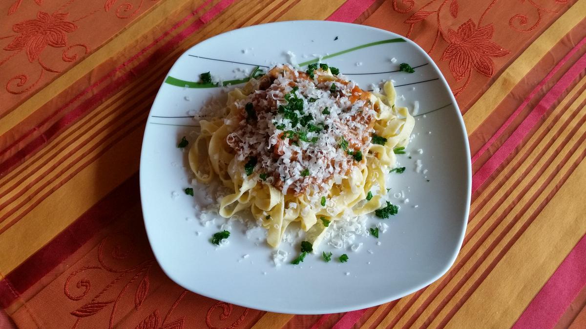 Bolognese Ragout mit verschiedenen Fleischsorten - Rezept