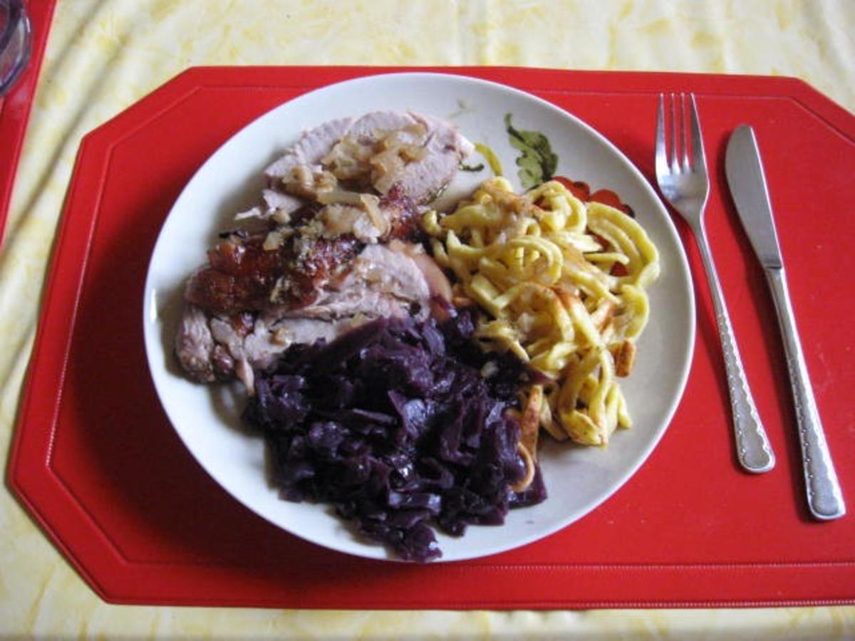 Bilder für Spanferkel Rollbraten aus dem Römertopf - Rezept