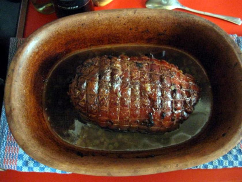 Spanferkel Rollbraten aus dem Römertopf - Rezept - kochbar.de