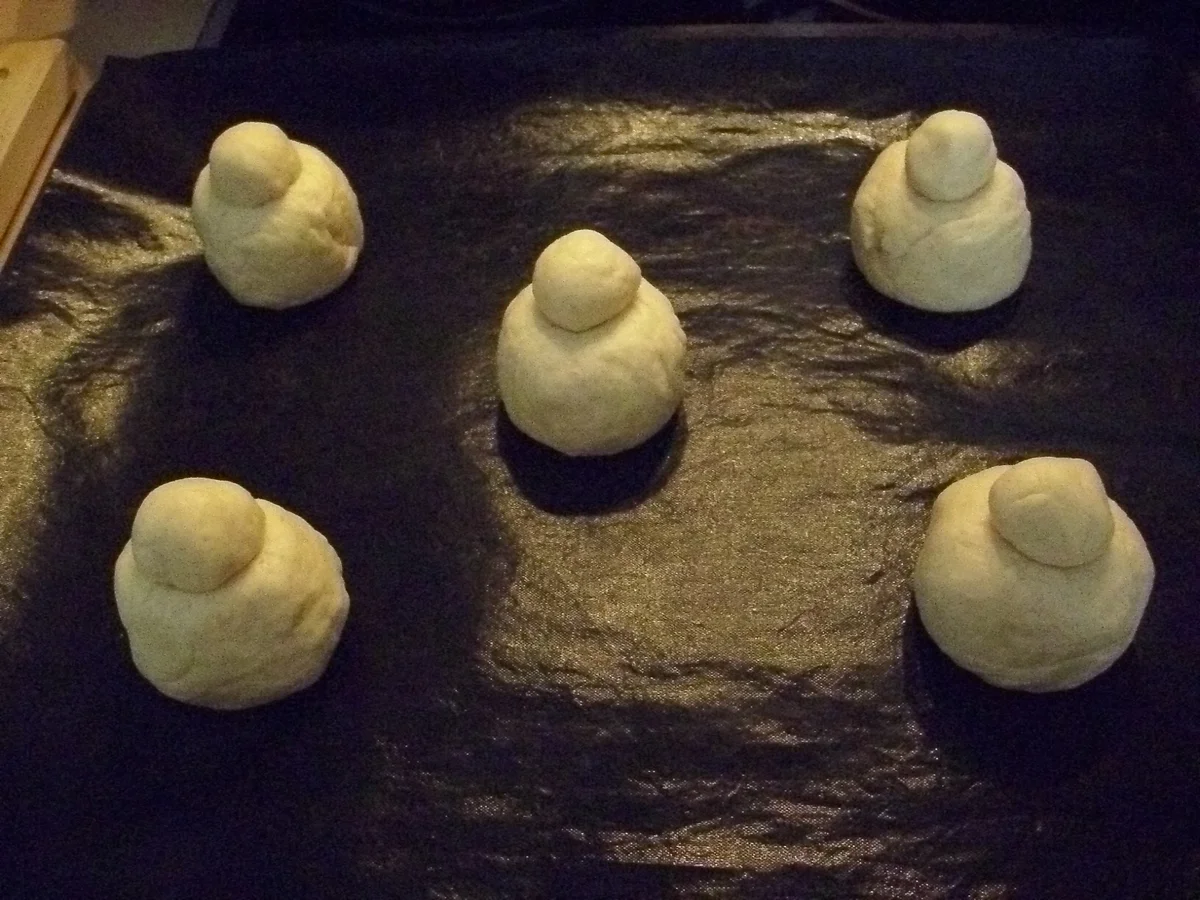 Rezept: Schnelle süße Sonntagsbrötchen Schnelle süße Sonntagsbrötchen - Rezept