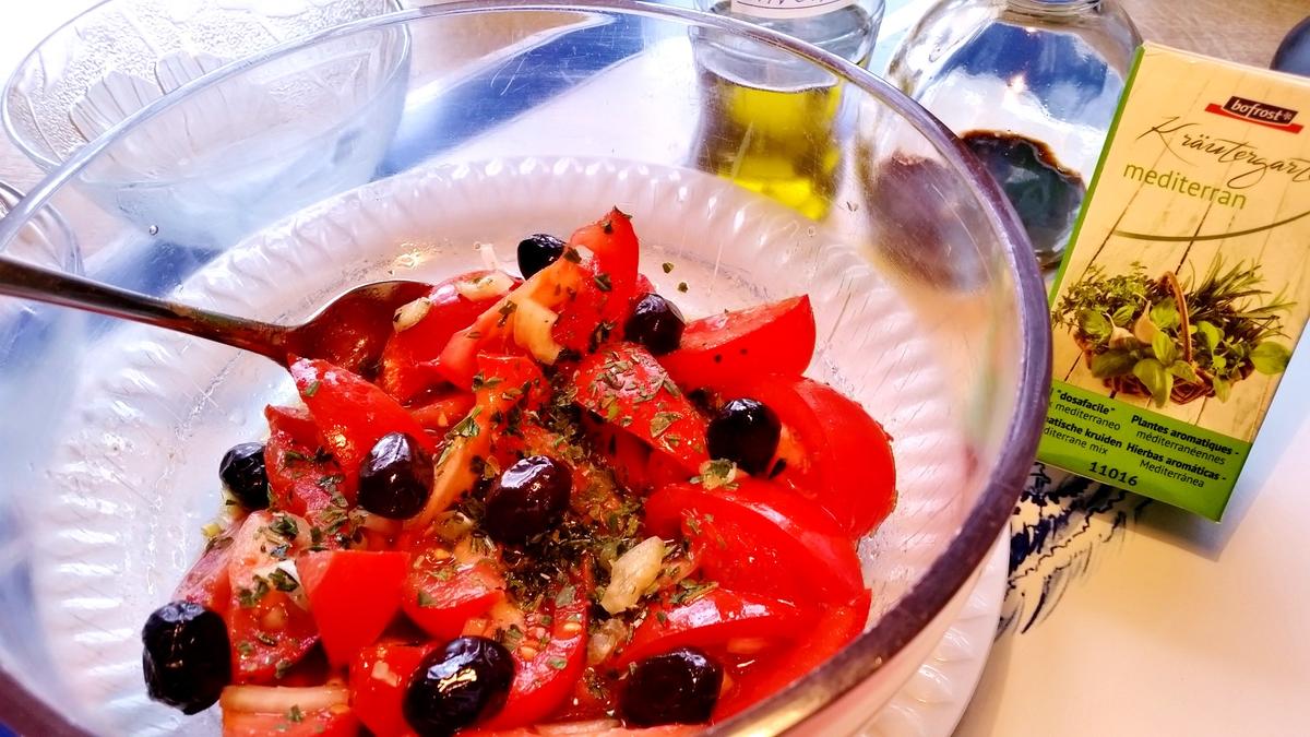 Tomatensalat auf mediterrane Art - Rezept - Bild Nr. 2