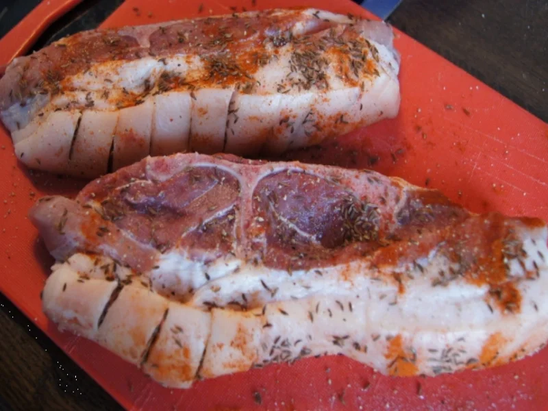 Schweineschulterbraten mit Sauce, Thüringer Knödel und Rotkohl - Rezept - Bild Nr. 4