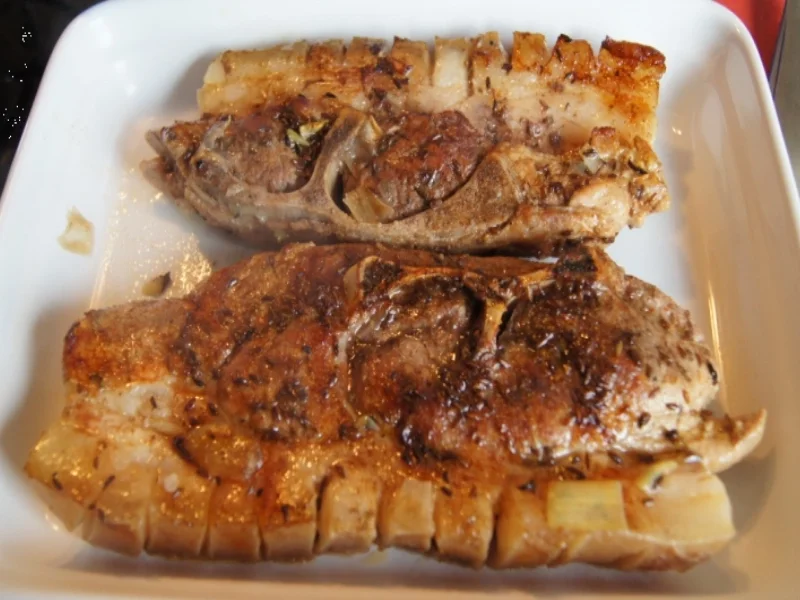 Schweineschulterbraten mit Sauce, Thüringer Knödel und Rotkohl - Rezept - Bild Nr. 10