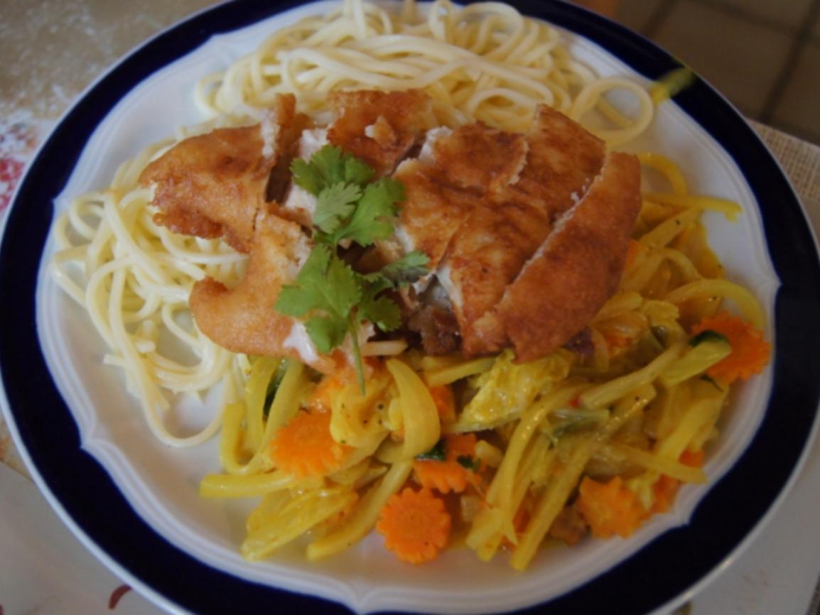 Hähnchenbrustfilet im Bierteig auf Gemüse und Mie-Nudeln - Rezept ...
