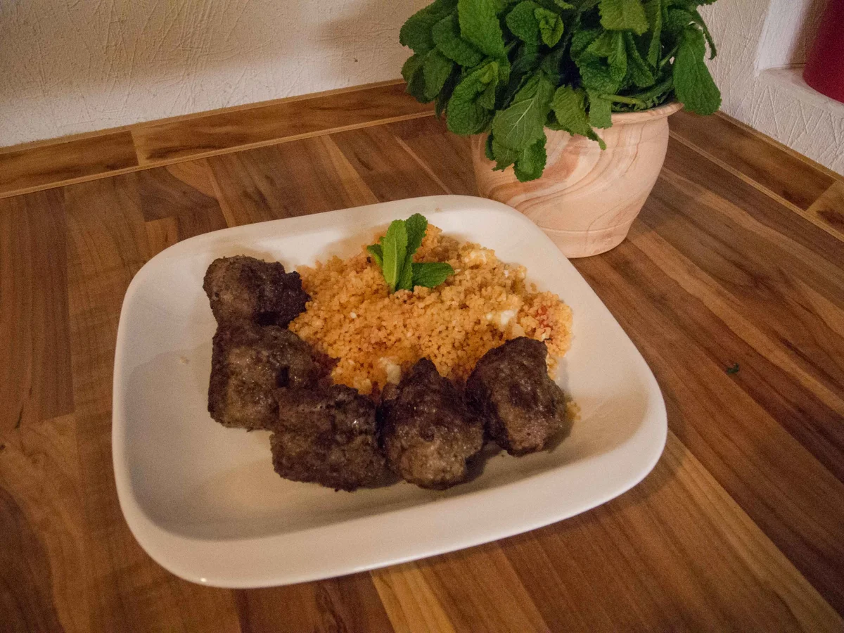 Hackbällchen "Orient" mit Couscous - Rezept