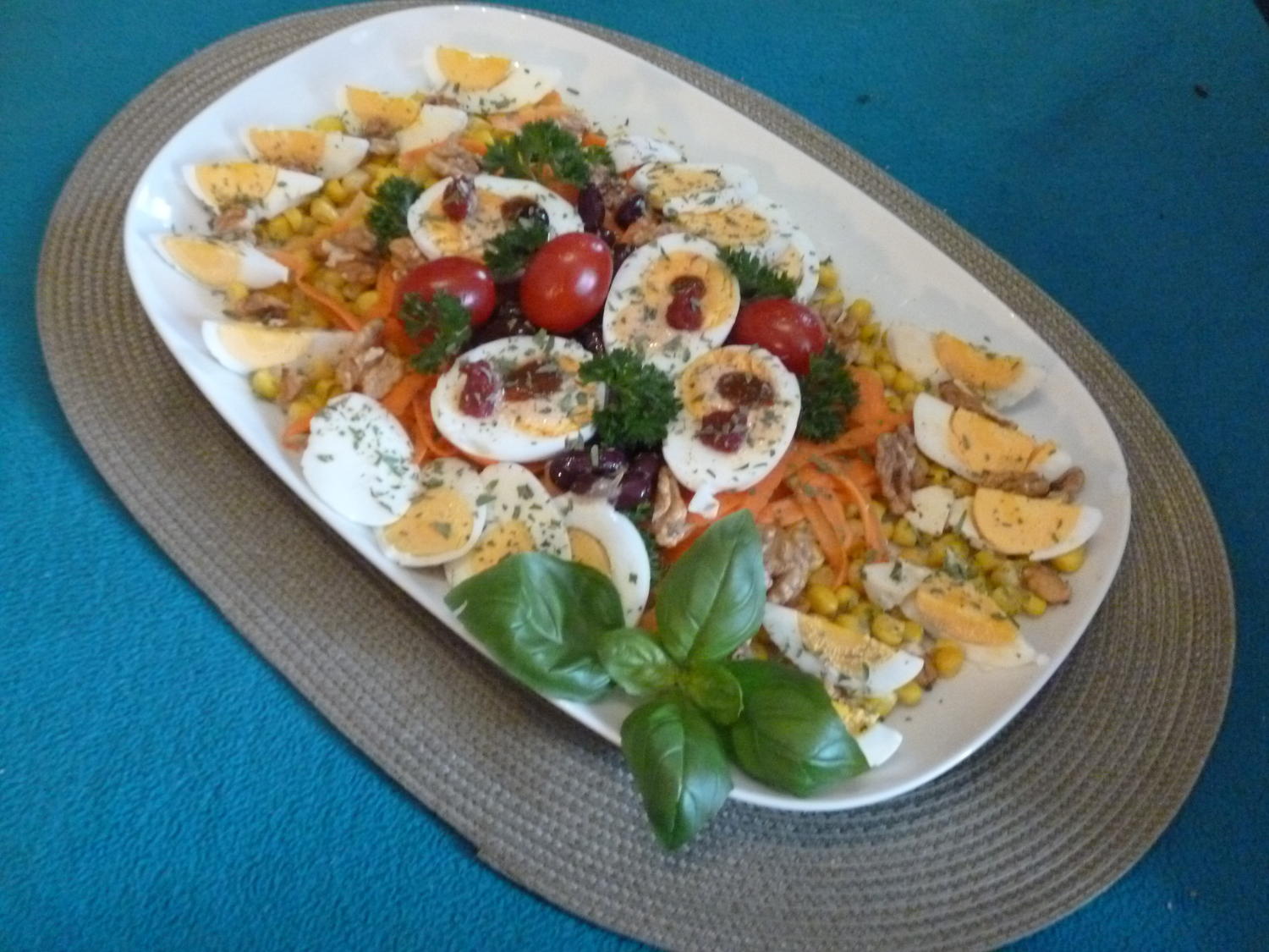 Eiernest-Salatplatte - Rezept mit Bild - kochbar.de