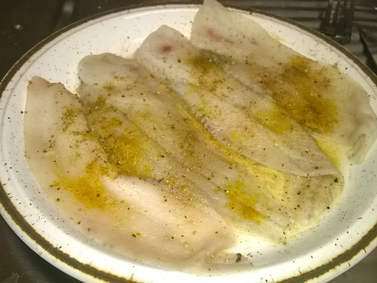 Rezept: Goldbuttfilets-Röllchen (Scholle) mit Mangold und Rucolasauce im Rohschinkenmantel Bild Nr. 2 Goldbuttfilets-Röllchen (Scholle) mit Mangold und Rucolasauce im Rohschinkenmantel - Rezept - Bild Nr. 2