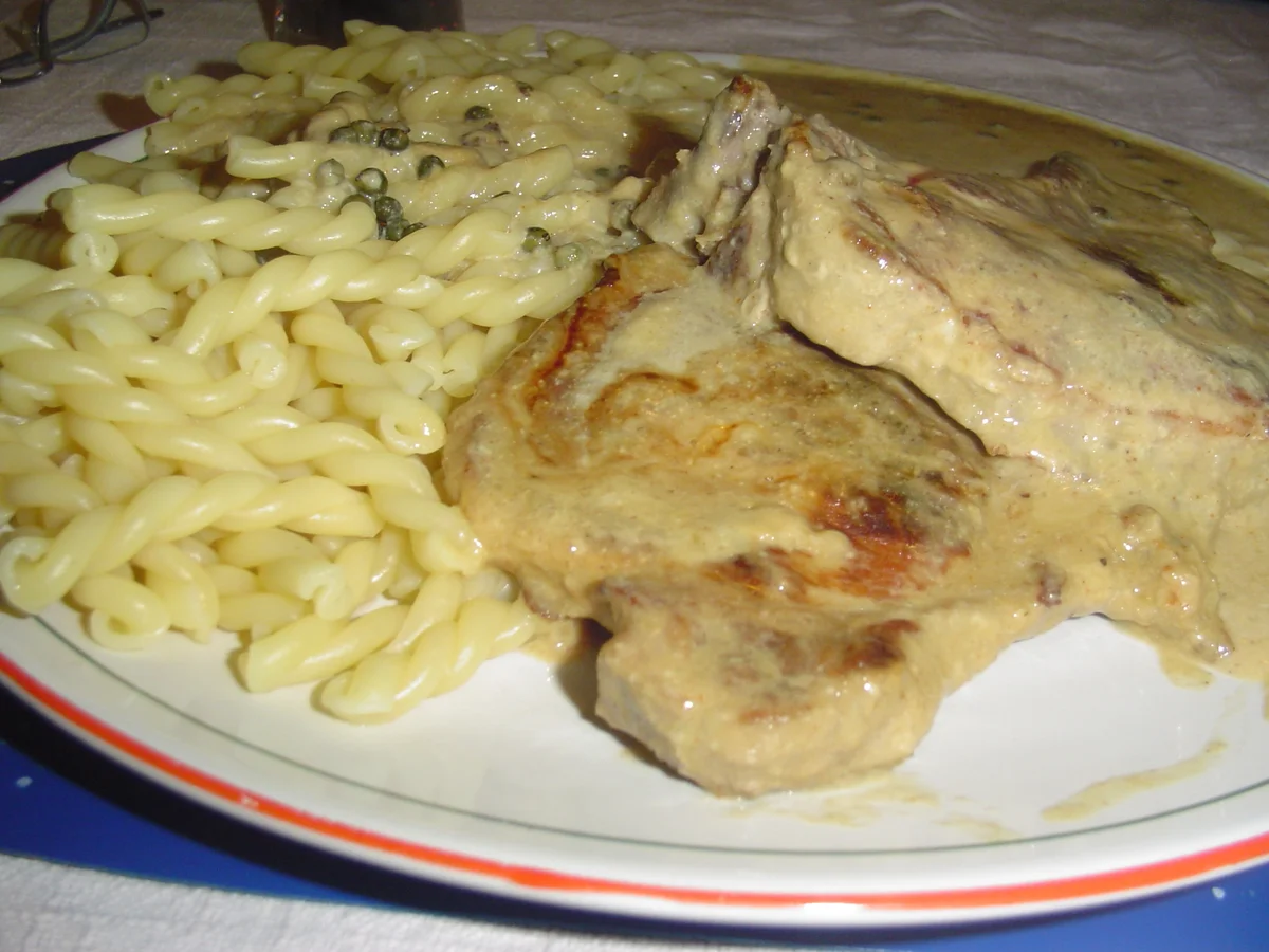 Rezept: Kotelett in Pfefferrahmsauce Kotelett in Pfefferrahmsauce - Rezept