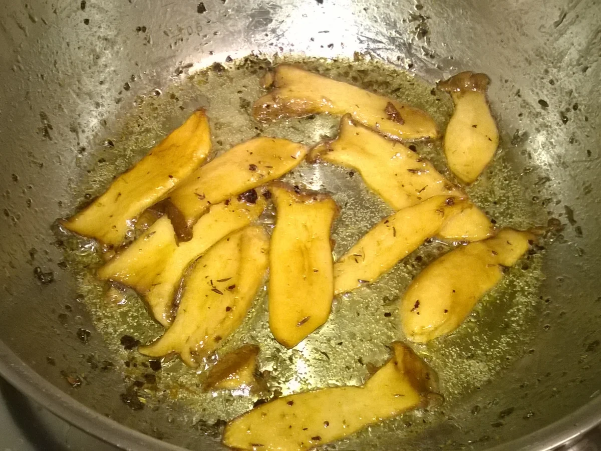 Rezept: Fruchtiger Eiersalat mit Schwarzwälder Rohschinken und Kräuterseitlingen Bild Nr. 5 Fruchtiger Eiersalat mit Schwarzwälder Rohschinken und Kräuterseitlingen - Rezept - Bild Nr. 5