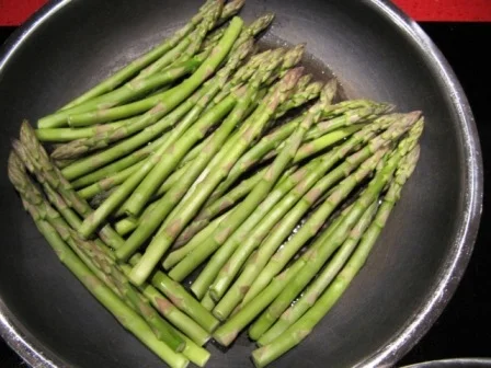 Rezept: Carpaccio mit Babyspargel à la Biggi Bild Nr. 2 Carpaccio mit Babyspargel à la Biggi - Rezept - Bild Nr. 2