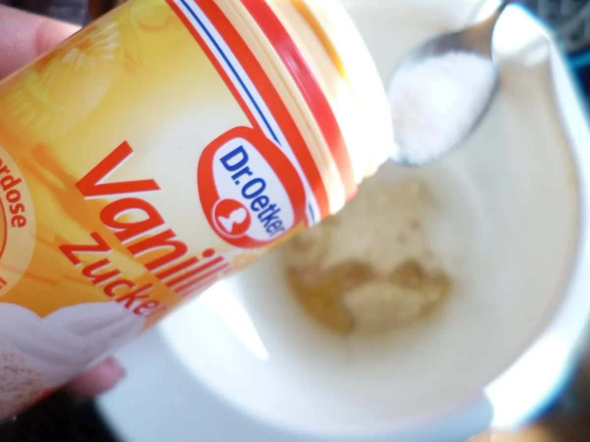 Rezept: Orangenmarzipan-Eier Bild Nr. 4 Orangenmarzipan-Eier - Rezept - Bild Nr. 4