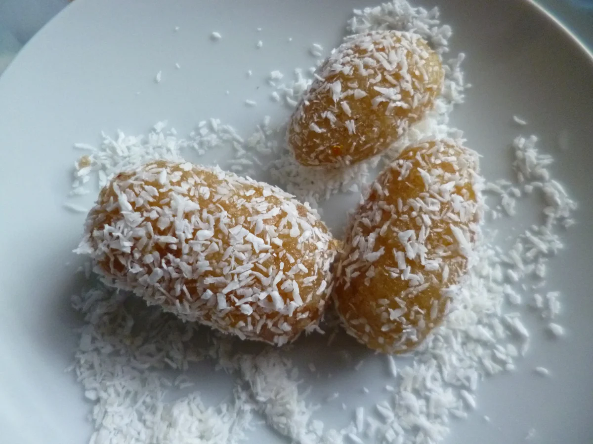 Rezept: Orangenmarzipan-Eier Orangenmarzipan-Eier - Rezept