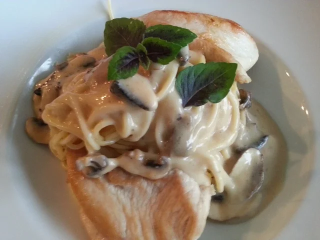 Putenbrust Schnitzel mit Manchego Pilzcreme Sosse à la Biggi - Rezept - Bild Nr. 2