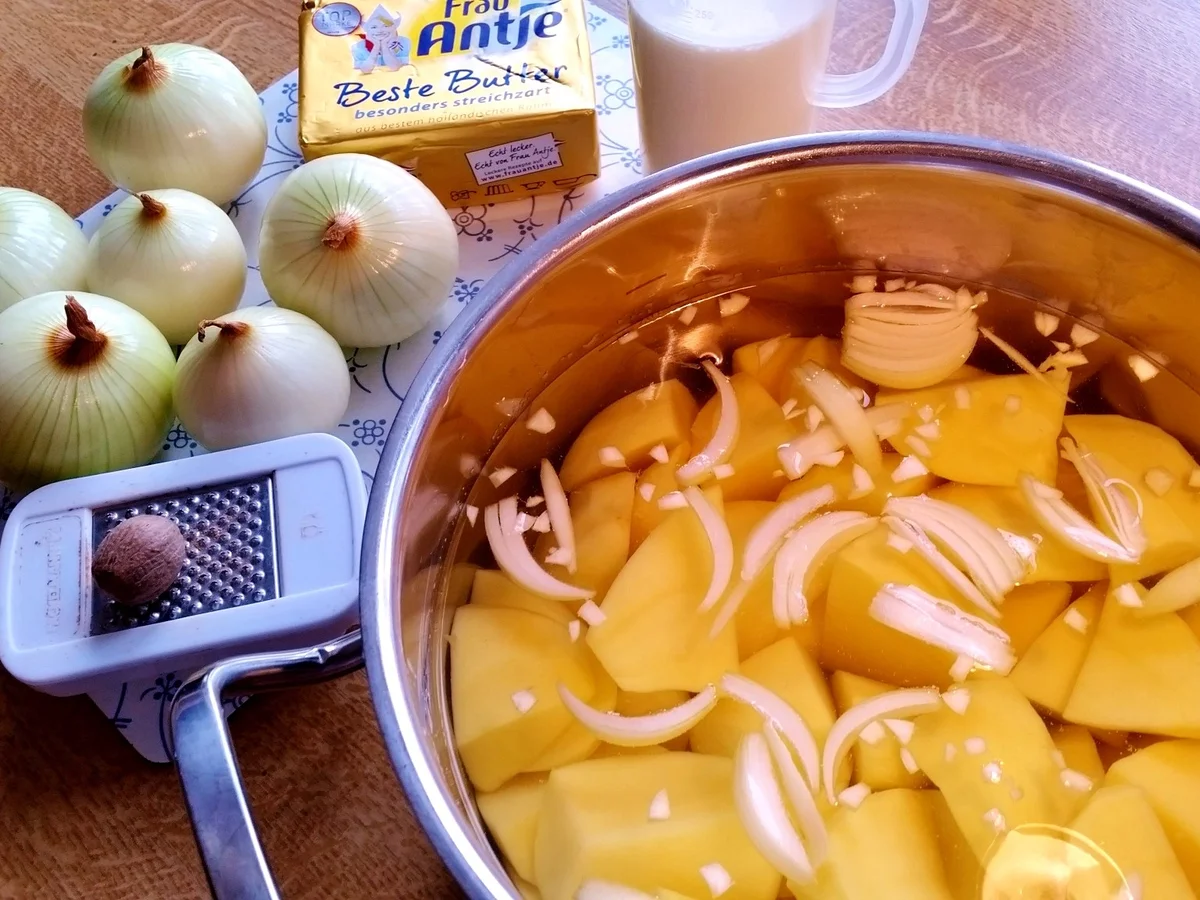 Kartoffelpüree mit sehr viel Zwiebeln drin - Rezept - Bild Nr. 11