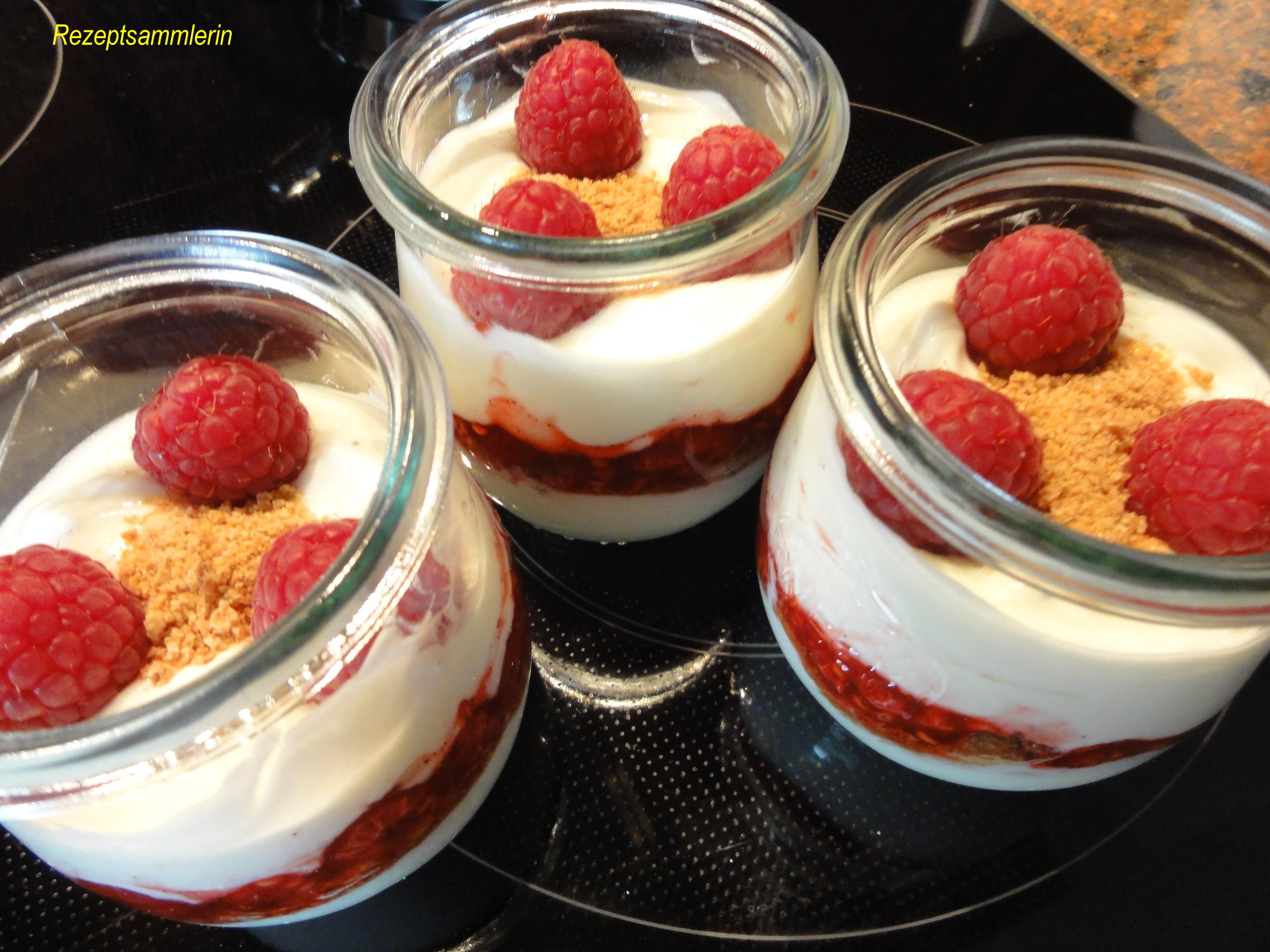 Bilder für Dessert: VANILLEJOGHURT mit Himbeeren - Rezept