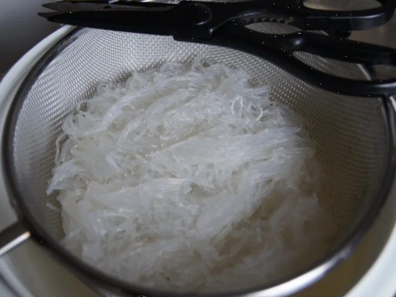 Glasnudelsuppe mit Garnelenschwänzen - Rezept - Bild Nr. 4