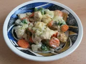 Hähnchen - Gemüse - Auflauf mit Käse - Kräuter Sosse - Rezept