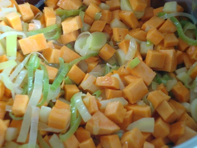 Süßkartoffelsüppchen mit Blauschimmelkäse - Rezept - Bild Nr. 97