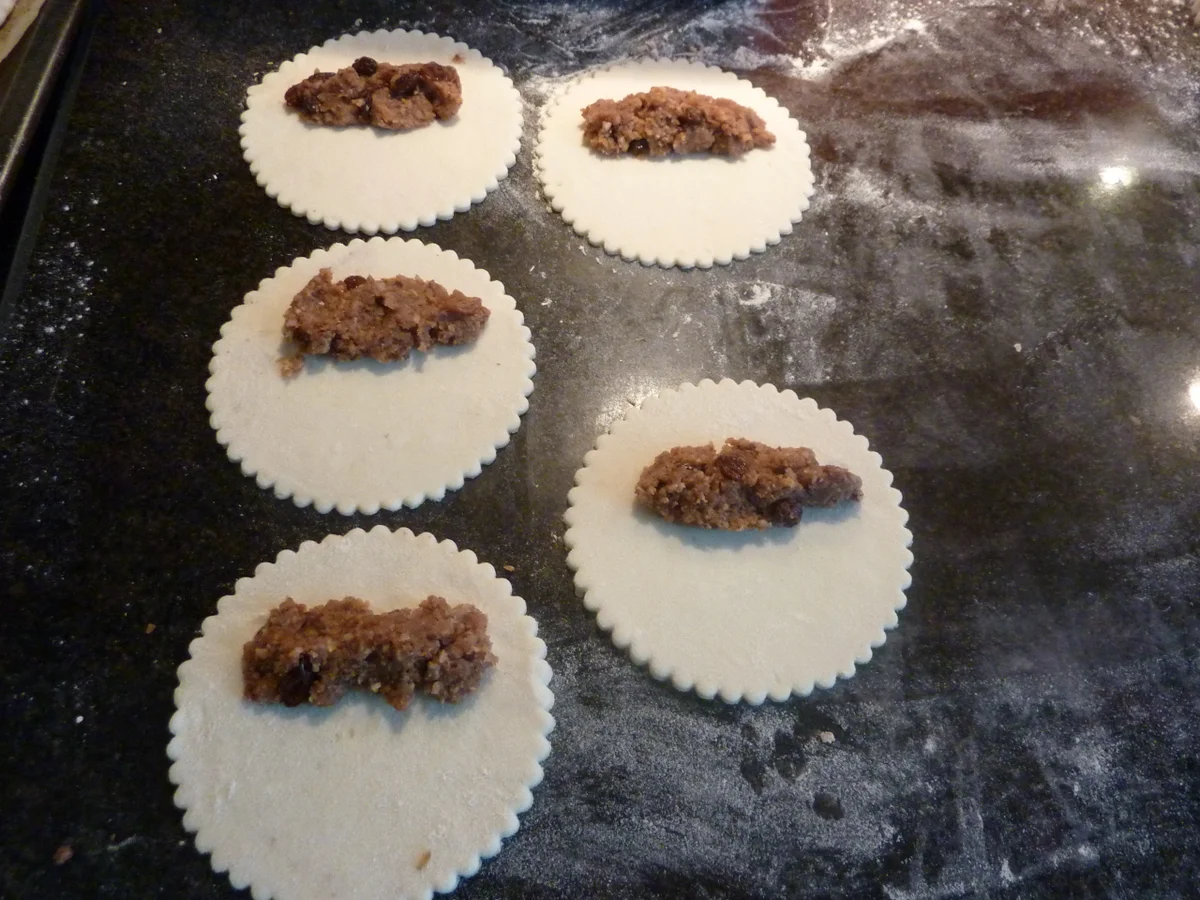 CHRÄPFLINI....Walliser Fasnacht Gebäck - Rezept - Bild Nr. 6