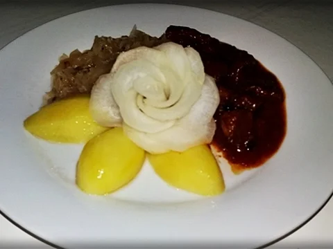 Hirschgulasch mit Salzkartoffeln & Sauerkraut-Salat - Rezept - Bild Nr. 20