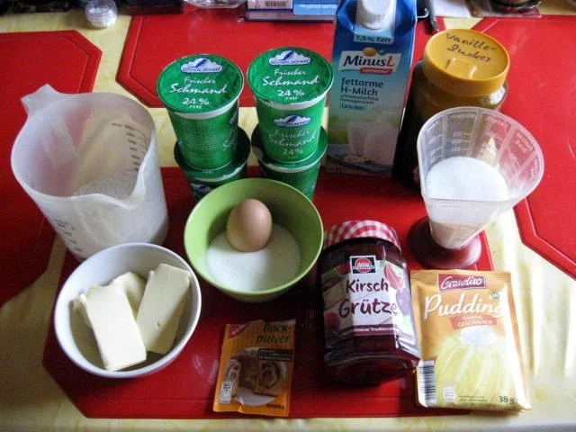 Kirsch Grütze Kuchen mit Schmand - Rezept - Bild Nr. 2