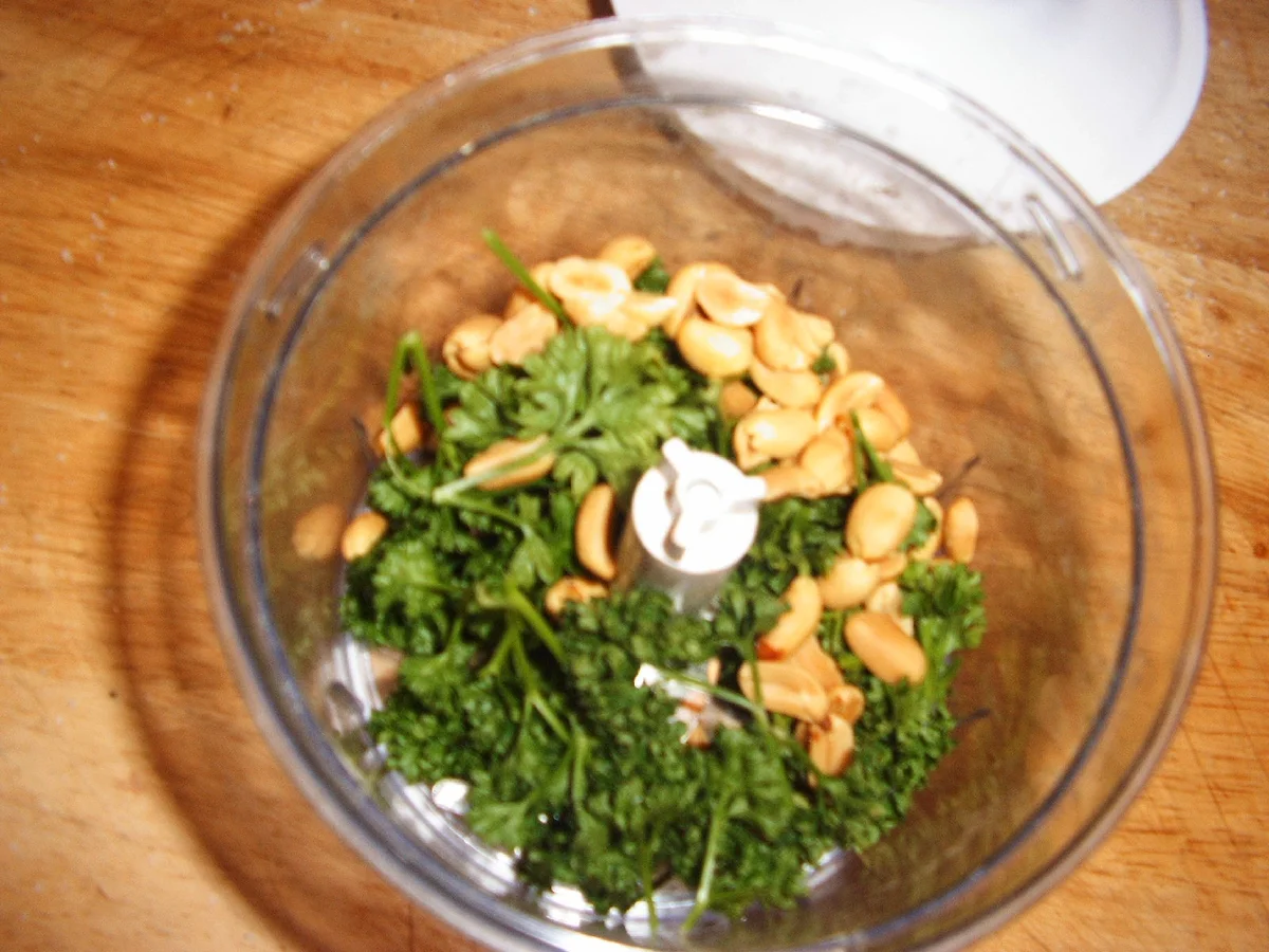 Rezept: Schweinefilet mit Nuss-Petersilienkruste Bild Nr. 5 Schweinefilet mit Nuss-Petersilienkruste - Rezept - Bild Nr. 5